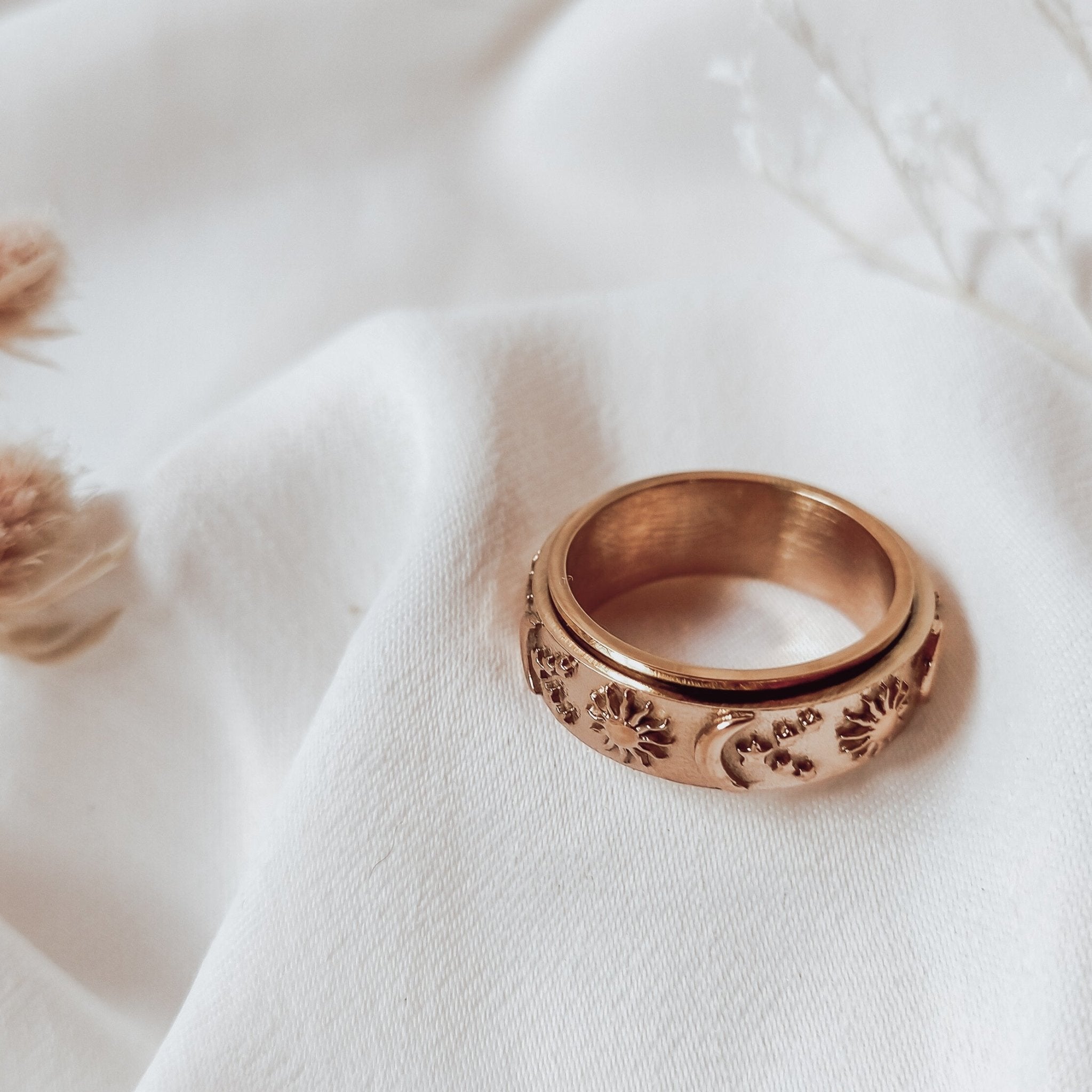 Moon and Sun Fidget Ring - Kowhai and Sage