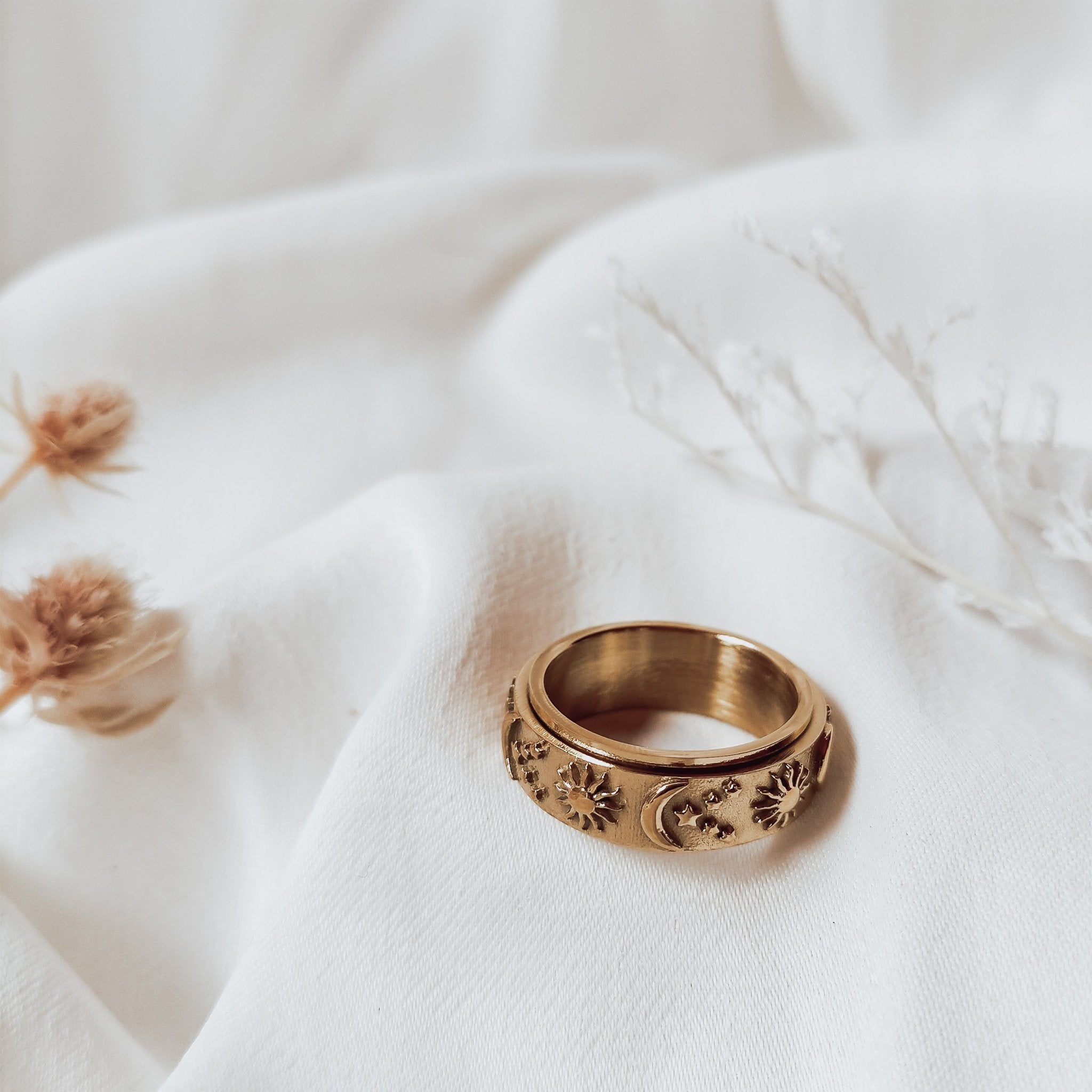 Moon and Sun Fidget Ring - Kowhai and Sage
