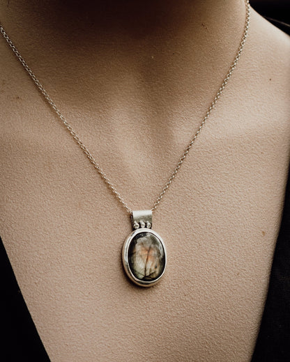 Magic in her eyes labradorite necklace - Kowhai and Sage