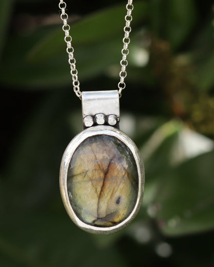 Magic in her eyes labradorite necklace - Kowhai and Sage