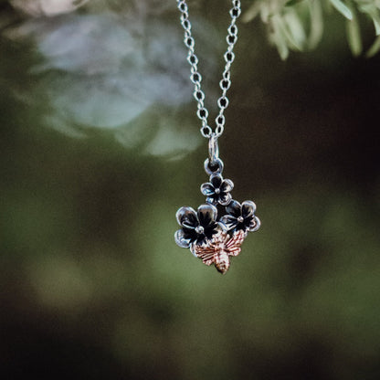 Manuka Blossoms and Bee Necklace - Kowhai and Sage