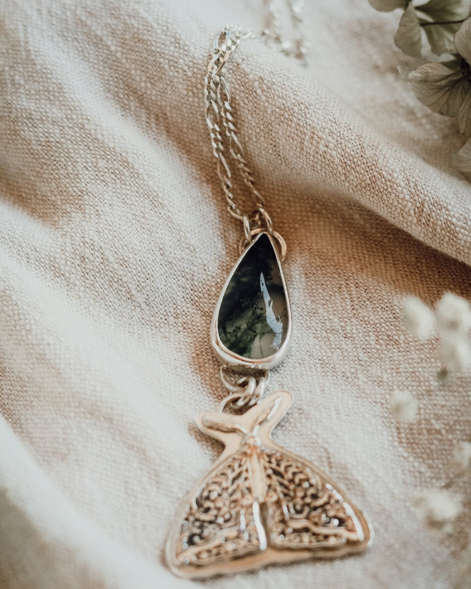 Puriri Moth Moss Agate Necklace - Kowhai and Sage