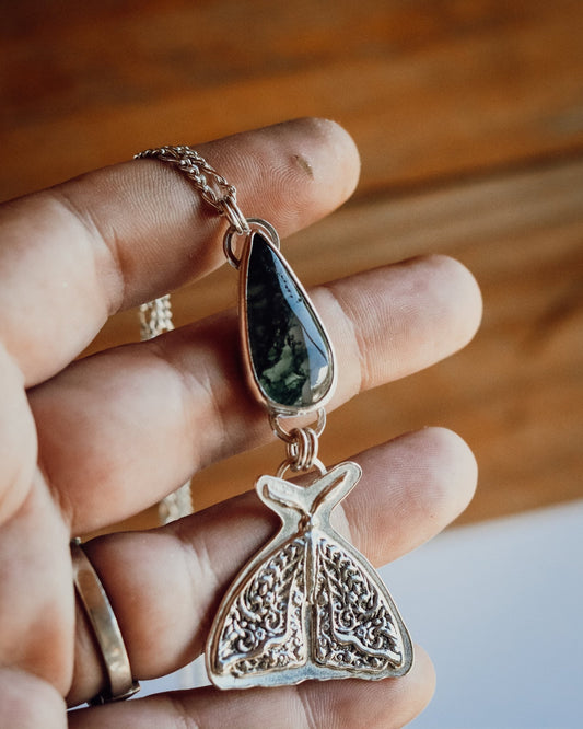 Puriri Moth Moss Agate Necklace - Kowhai and Sage