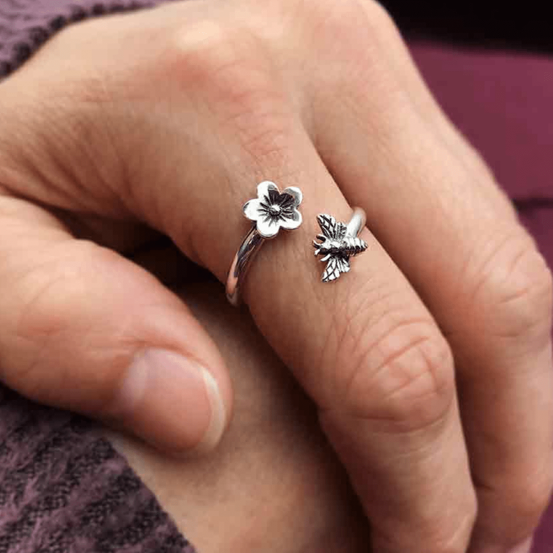 Sterling Silver Bee & Manuka Blossom Adjustable Ring - Kowhai and Sage